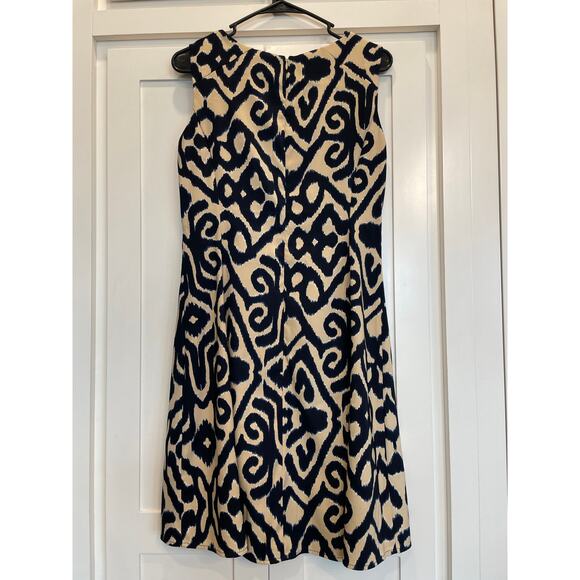 Dress Barn Blue and Tan abstract print shift dress 8 - Picture 1 of 10